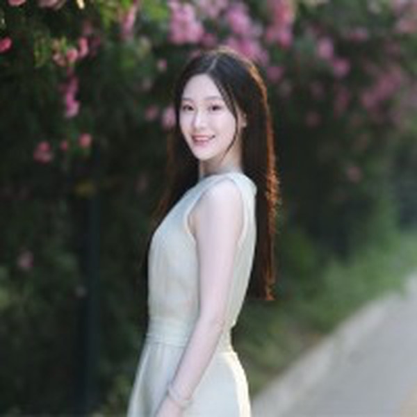 Hanbing Wang · 王含冰