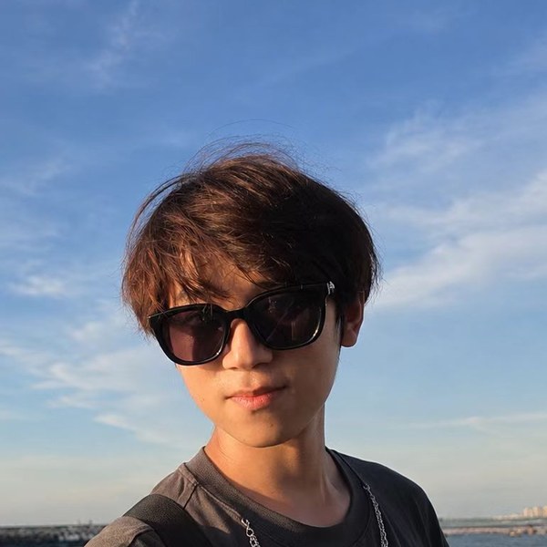 Yi Tang · 唐翊