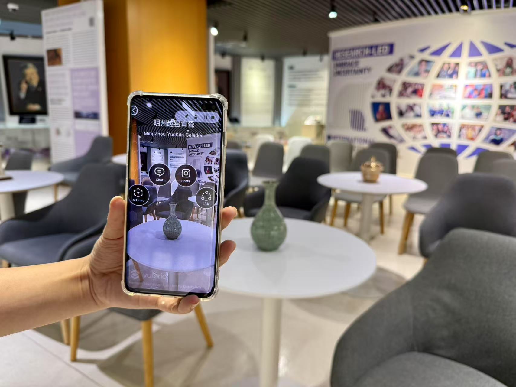 XR Exhibit+: An AI-Enhanced XR Museum Guide based on Constructivism and Connectivism Theories